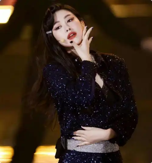 朱珠的瑜伽裤,把女星的傲人身材展现得淋漓尽致