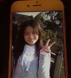 鞠婧祎旧照素颜剪刀手曝光,原来她真不是自黑网友惊了