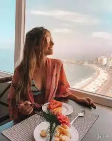 她用下半身惊艳了整个世界巴西励志美女网红paola