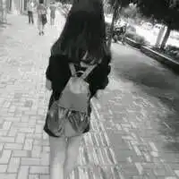 喜欢漏半张脸黑白女生安静是另一种解脱