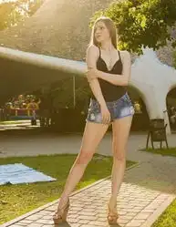 中国小伙晒乌克兰妻子产后照