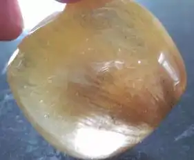 玩水晶的女人太肤浅人家明明有内涵,是你自己读书少吧