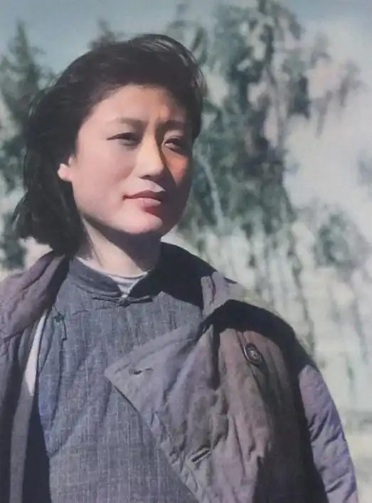 新四军大美女李又兰,长得美丽大方,还被称为军中一枝花