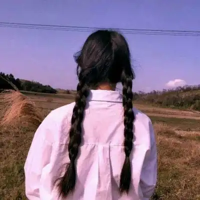唯美女头背影或侧影长发美女一个人伤感沉思