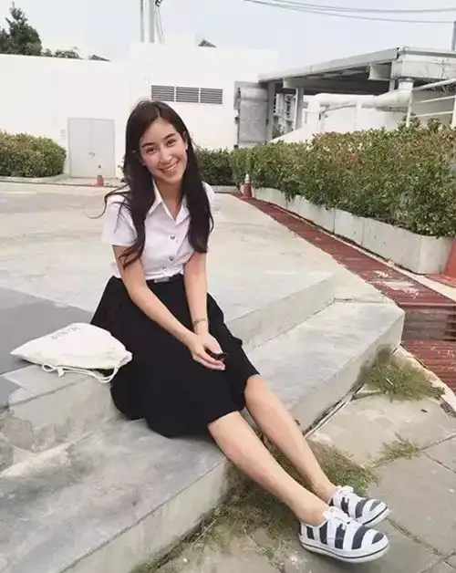 15位泰国女星青春校服照大比拼谁是你的心中的班花