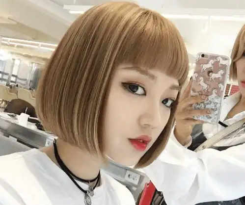 长卷发很难打理或许短发更适合你