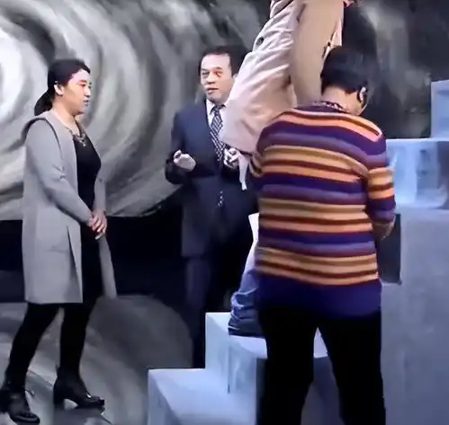 回顾33岁女大学生毕业不工作,啃老十年,女儿都是父母的错