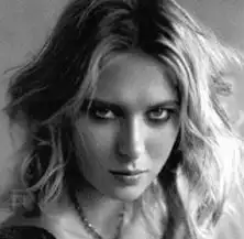 美少女莎娃性感妖艳写真