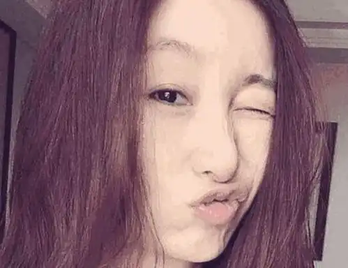 秦海璐自家的豪宅家里有专门放鞋子的房间,还有老公帮她按摩