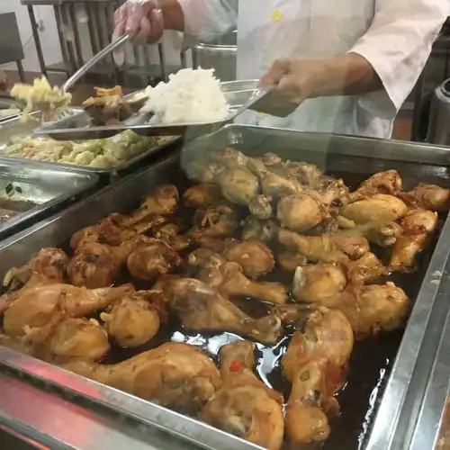 今天,松湖莞中人过了一个特别的校庆日