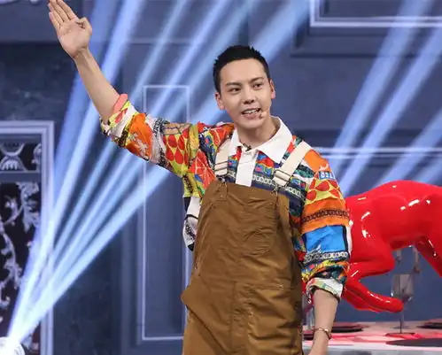 男星穿背带裤杨洋随性潇洒肖战阳光开朗,他田园休闲接地气