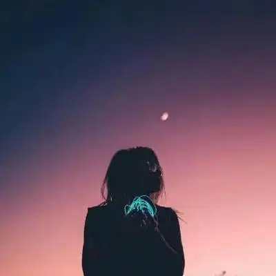 分手多年,前女友竟生下他的孩子