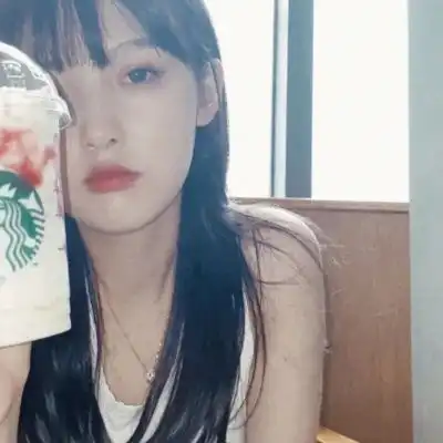 客桥.小众风格意境女头风停在窗女生头像我要个性网