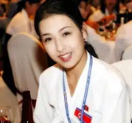 朝鲜喜剧女演员口误当场送煤矿搞笑须步步为营