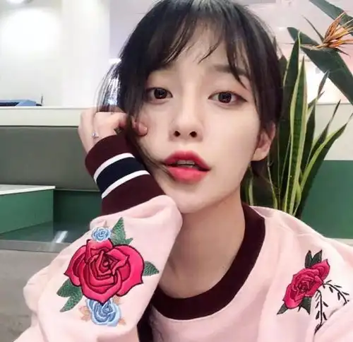 头像天上的星星真可爱,你可以帮我摘几颗放在我的段位上吗