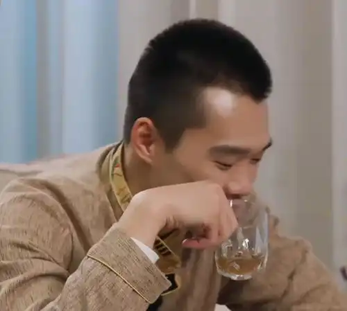 女儿们的恋爱耿斯汉在金莎面前抹眼泪,和金莎说的话难掩伤心
