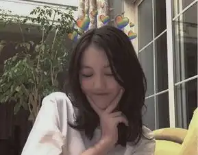 李嫣晒画为王菲庆生自侃画的不像