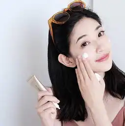 完爆安耐晒,兼防晒隔离乳液三重功效与一身的elixir防晒乳