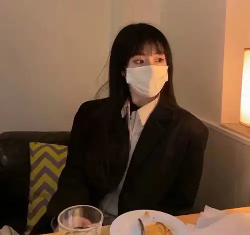 冷淡风女头词不达意就藏在心里