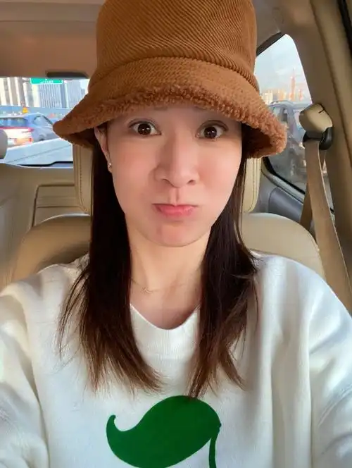 真服了香港女演员看45岁公开的素颜,跟少女相比就无差别