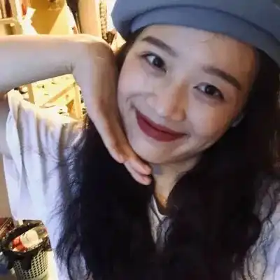 女生头像希望熬过一切,星光璀璨,可爱真人女头