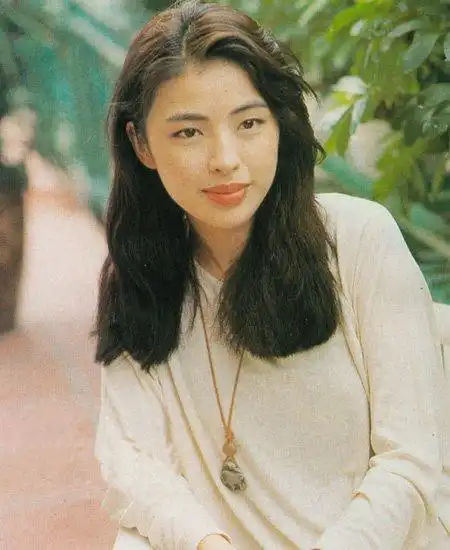 逃犯克星张学友爱妻气质出众,年轻时颜值不输当红女明星