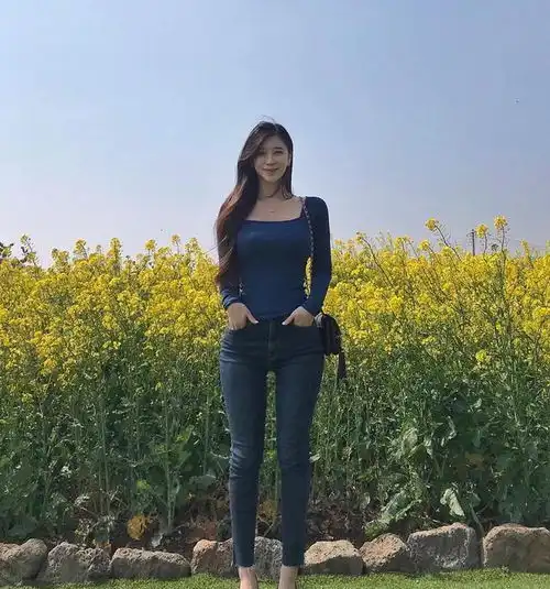 韩国女模被称海贼王女帝,看到身材后,网友我承认我酸了