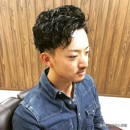 男士雅痞式流行烫发,今年很流行