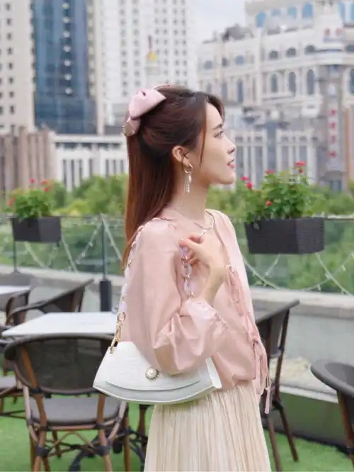 如何拥有精致少女感看看这些减龄搭配,甜美温柔又显气质