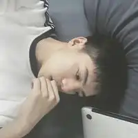 成熟的男生个人精选头像没有你的世界一片黑暗