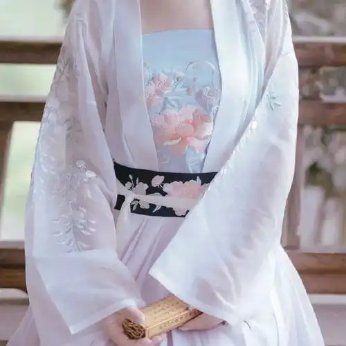 头像丨短发头像女生高冷背景姐不是不写心情,而是没心情腾讯新闻