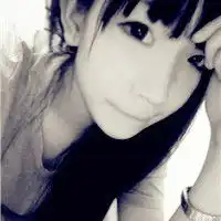 黑白妩媚女生头像我的爱有你才会完整