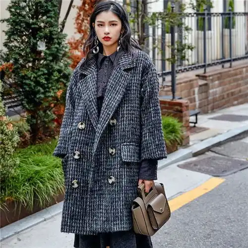 冬日里黑白大衣轻松穿出优雅女神范