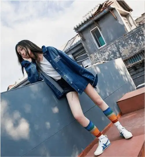 李嫣终于拿掉兔唇标签,整容后美出新高,神似年轻时的王菲