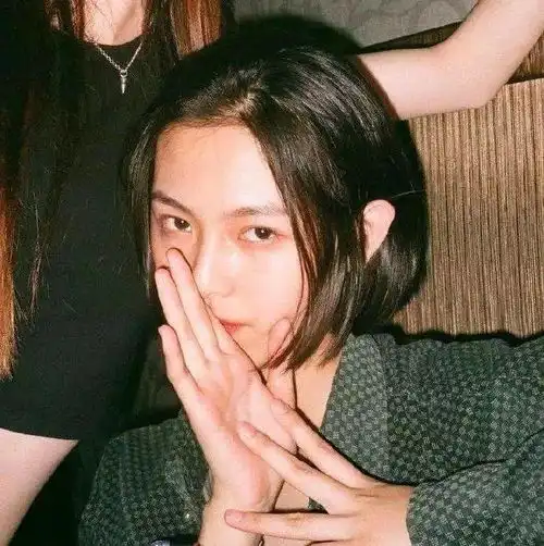 头像有些人就像烟火