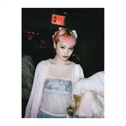 这位蹿红的95后少女,可能真会魔法