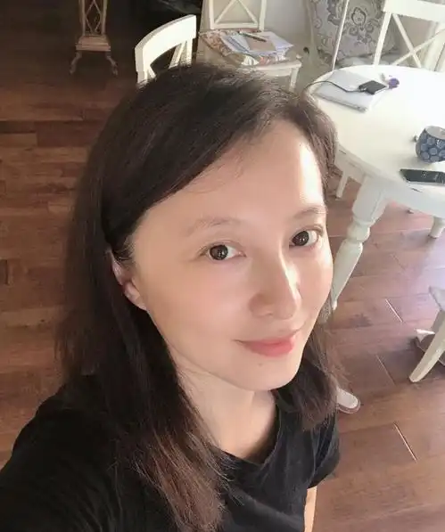 还记得情深深雨濛濛的可云吗如今45岁与白发老公宛如两代人