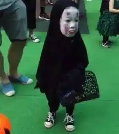 蓝瘦香菇,无脸男小朋友吓哭同学卸妆后萌翻