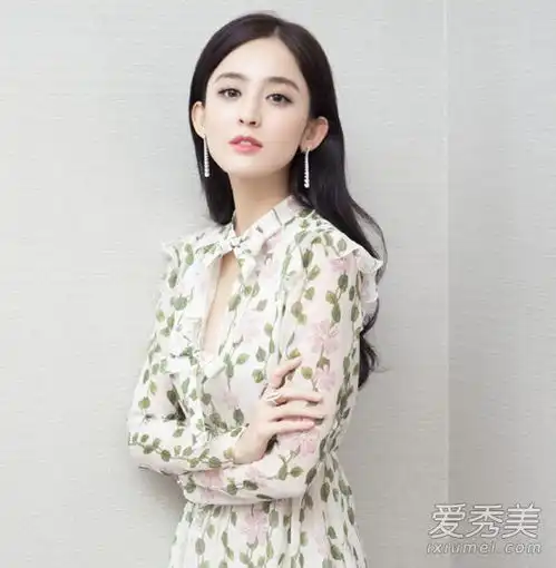 古力娜扎的头发又短了长发是2017年第一个流行趋势吗