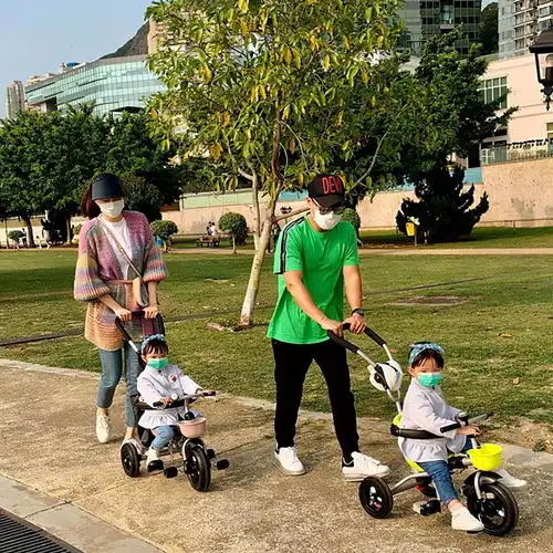 郭富城生日过后熊黛林晒全家福秀幸福,获老公回应公开甜蜜瞬间
