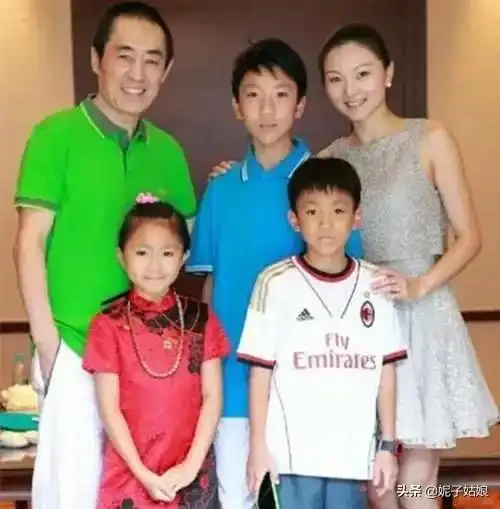 张艺谋的风流情史,和他背后的三个女人