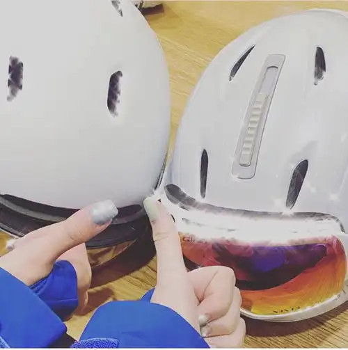 李嫣晒滑雪照透漏已经开学,农历新年或在学校度过