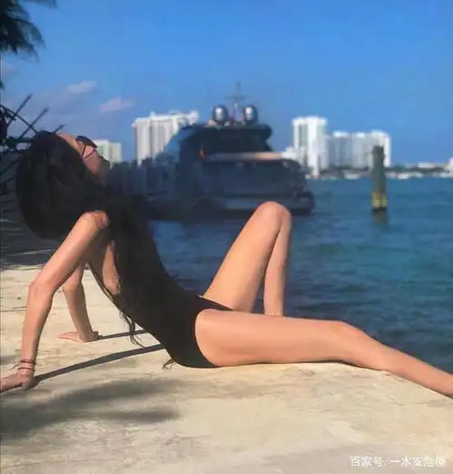 71岁王薇薇宛如少女,45岁李玟身材火辣,55岁张曼玉却难再优雅