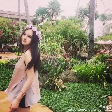 罗志祥恋上网红女友周扬青整容前旧照曝光