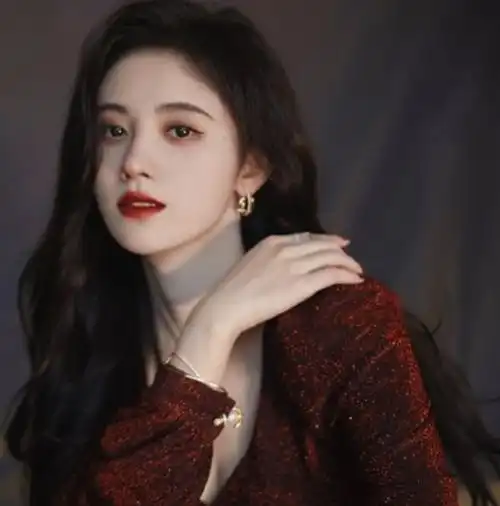 鞠婧祎无时无刻都在保持自己的美,再美下去的话就毁了