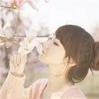 美女素颜长发微信头像图片大全