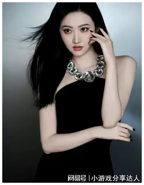 女星景甜又美又飒造型气质在线