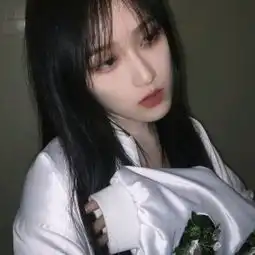 男生要是真正放不下,不会频繁的联系你,而是这个样子