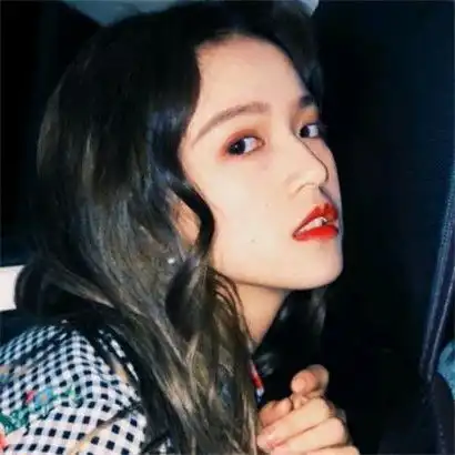 最流行的女生微信头像,冷酷的眼神霸气又有气质的