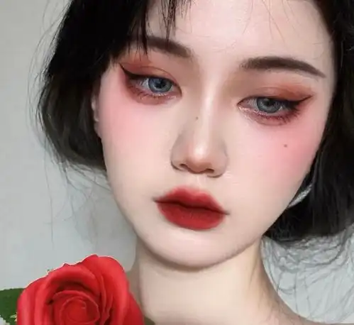 女生好看的眼型有6种,狐狸眼妩媚,圆眼俏皮,我是第二种,你呢